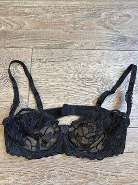 Vintage Fauve Black Lace Underwire Bra w Floral Appliqués 32D